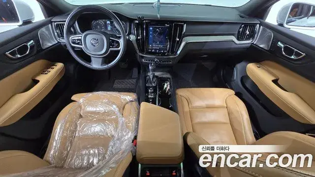 Volvo V60 Cross Country 2019 — ფოტო 1/20