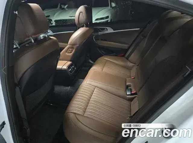 Genesis G70 2019 — ფოტო 14/20