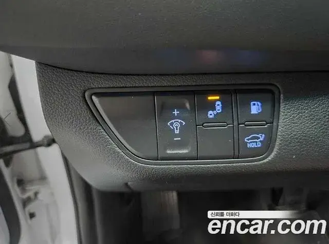 Genesis G70 2019 — ფოტო 19/20