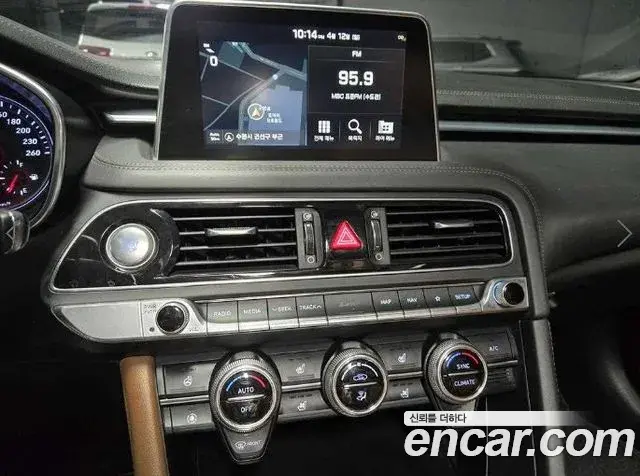 Genesis G70 2019 — ფოტო 8/20