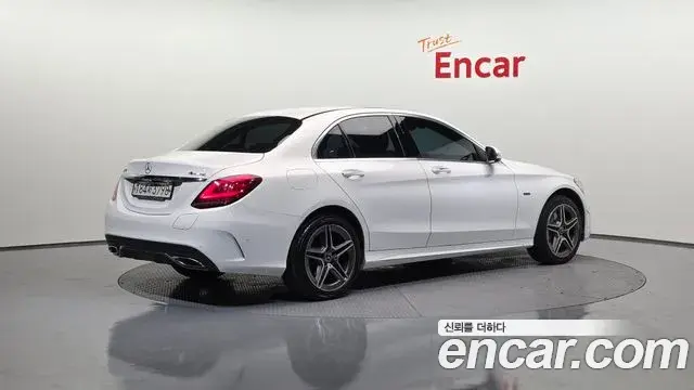 Mercedes-Benz C-Class 2020 — Фото 2/20