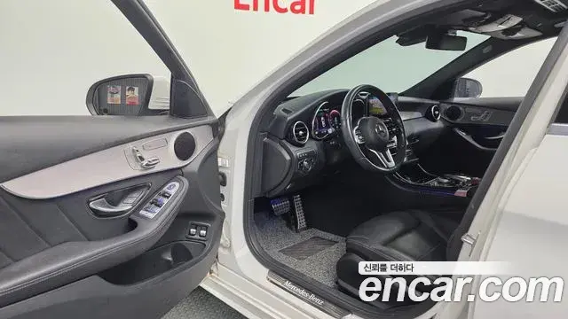 Mercedes-Benz C-Class 2020 — Фото 10/20