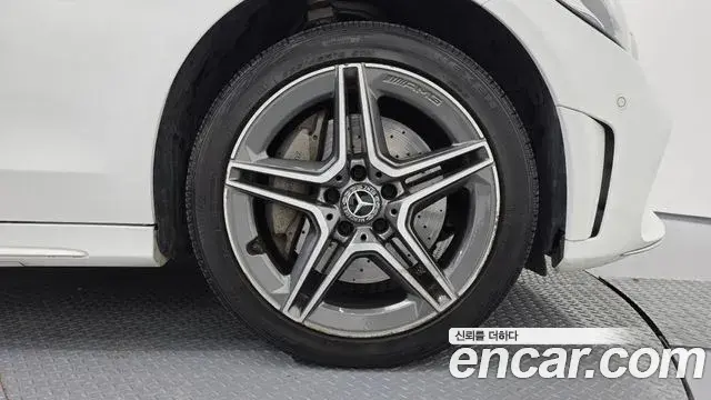 Mercedes-Benz C-Class 2020 — Şəkil 21/34