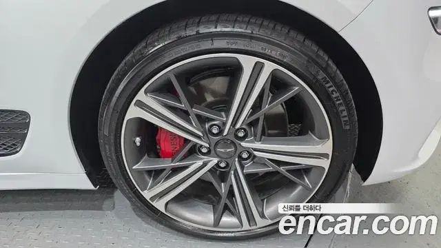 Genesis G70 2023 — ფოტო 28/33