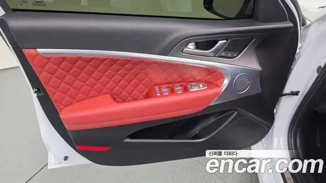 Genesis G70 2023 — ფოტო 18/33
