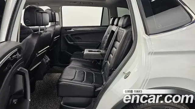 Volkswagen Tiguan Allspace 2018 — Photo 8/20