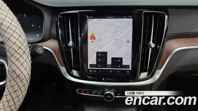 Volvo V60 Cross Country 2023 — Şəkil 31/36