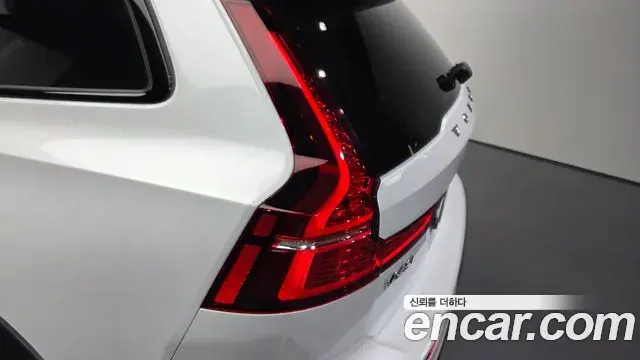 Volvo V60 Cross Country 2023 — Şəkil 24/36
