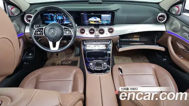Mercedes-Benz E-Class 2018 — Photo 7/30