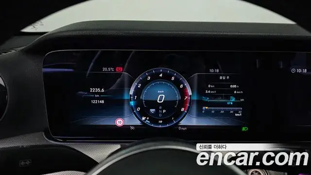 Mercedes-Benz E-Class 2018 — Photo 4/30