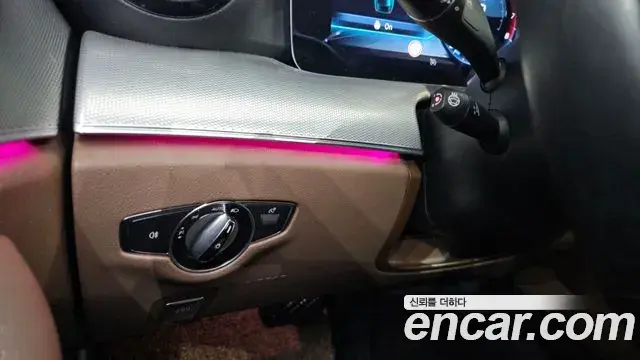 Mercedes-Benz E-Class 2018 — Photo 17/30