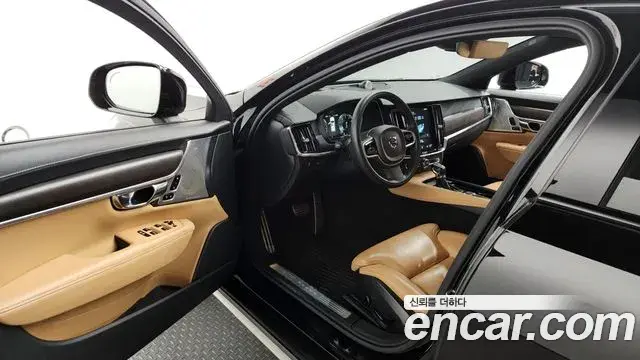 Volvo V90 Cross Country 2018 — Фото 10/20