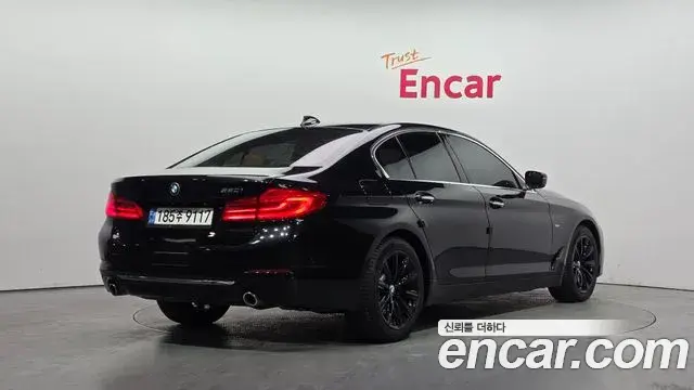 BMW 5 Series 2018 — Photo 8/20