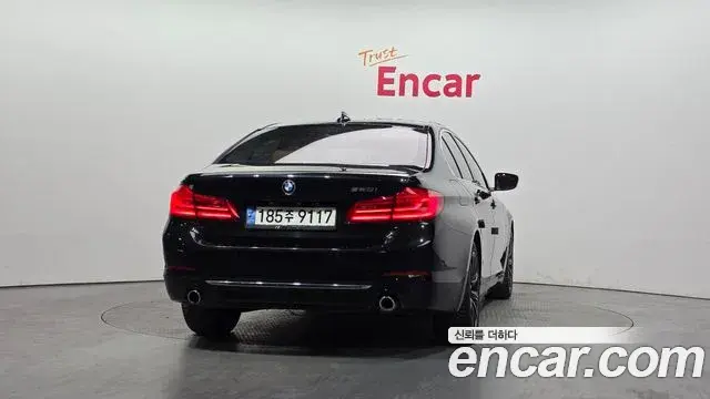 BMW 5 Series 2018 — Photo 10/20