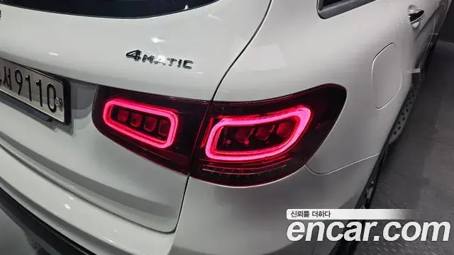 Mercedes-Benz GLC-Class 2020 — Photo 15/33