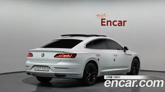 Volkswagen Arteon 2019 — Şəkil 32/35