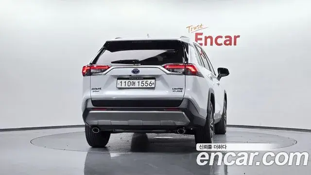 Toyota RAV4 2024 — Şəkil 14/33