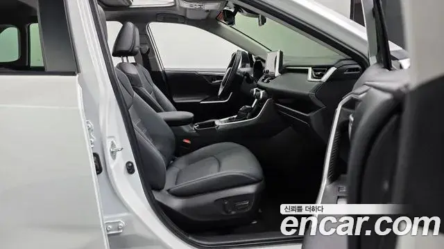 Toyota RAV4 2024 — Şəkil 25/33
