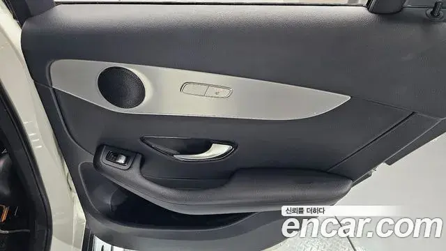 Mercedes-Benz GLC-Class 2018 — ფოტო 32/34