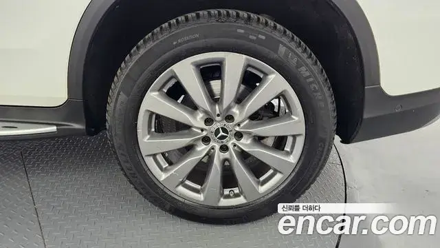 Mercedes-Benz GLC-Class 2018 — ფოტო 9/34