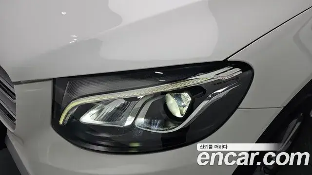 Mercedes-Benz GLC-Class 2018 — ფოტო 17/34