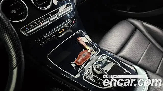 Mercedes-Benz GLC-Class 2018 — ფოტო 27/34