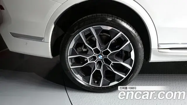 BMW X7 2024 — ფოტო 20/34