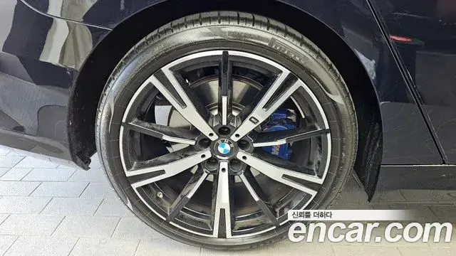 BMW 5 Series 2024 — ფოტო 9/36