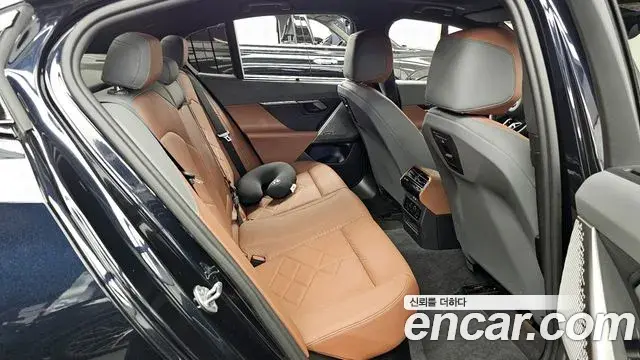 BMW 5 Series 2024 — ფოტო 14/36