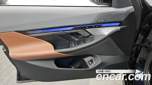 BMW 5 Series 2024 — ფოტო 11/36