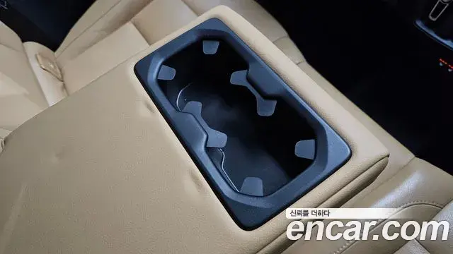 Volvo XC40 2019 — Şəkil 19/33