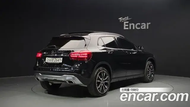 Mercedes-Benz GLA-Class 2019 — Photo 12/31