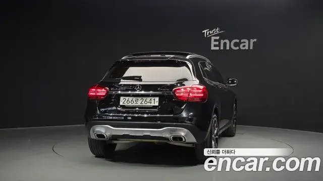 Mercedes-Benz GLA-Class 2019 — Photo 4/31