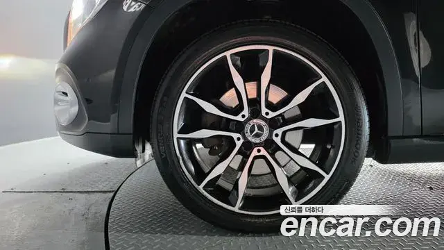 Mercedes-Benz GLA-Class 2019 — Photo 19/31