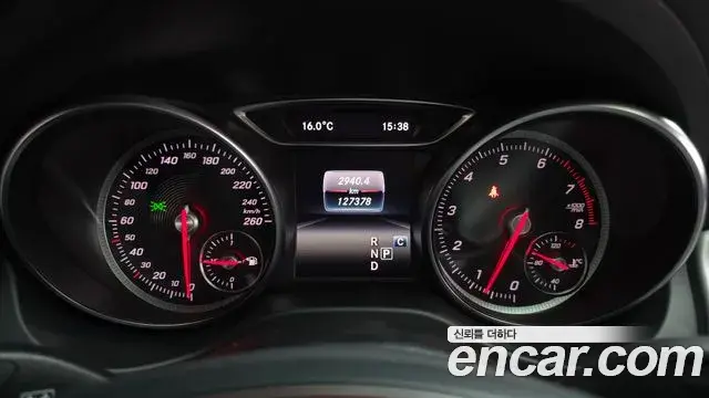 Mercedes-Benz GLA-Class 2019 — Photo 28/31