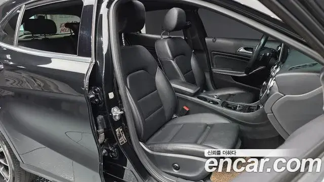 Mercedes-Benz GLA-Class 2019 — Photo 23/31