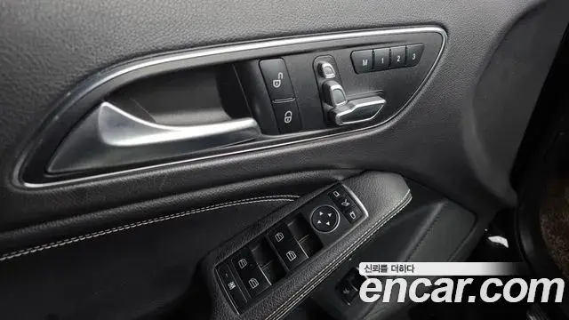 Mercedes-Benz GLA-Class 2019 — Photo 25/31