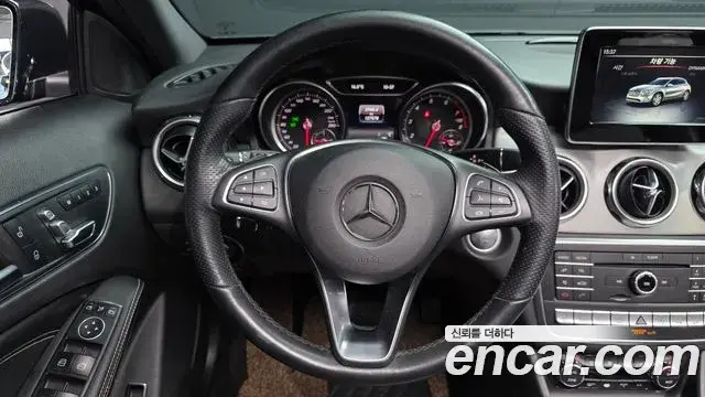 Mercedes-Benz GLA-Class 2019 — Photo 8/31