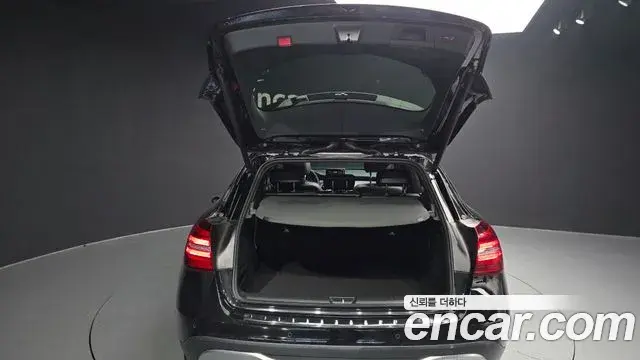 Mercedes-Benz GLA-Class 2019 — Photo 30/31