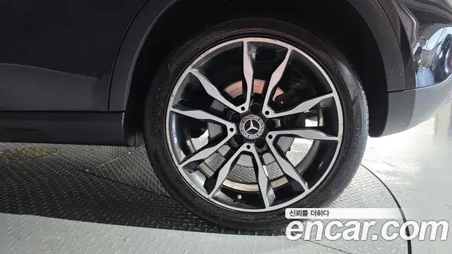 Mercedes-Benz GLA-Class 2019 — Photo 14/31