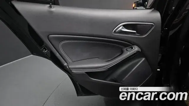 Mercedes-Benz GLA-Class 2019 — Photo 24/31