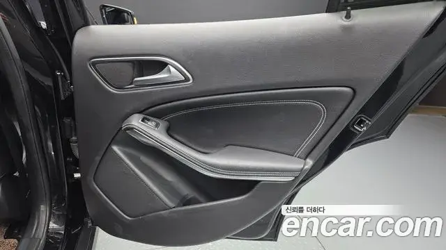 Mercedes-Benz GLA-Class 2019 — Photo 13/31