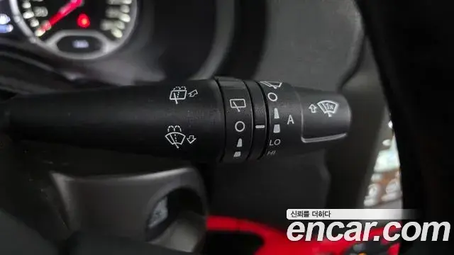 Jeep Renegade 2020 — Şəkil 9/33