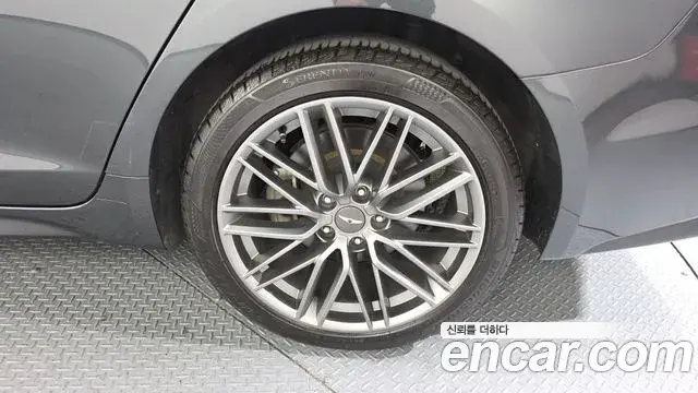 Genesis G70 2018 — Şəkil 9/31