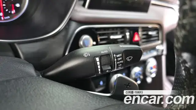 Genesis G70 2018 — Şəkil 17/31