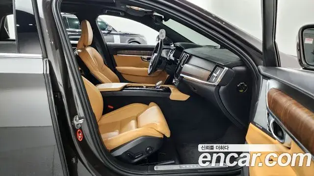 Volvo S90 2023 — ფოტო 36/41