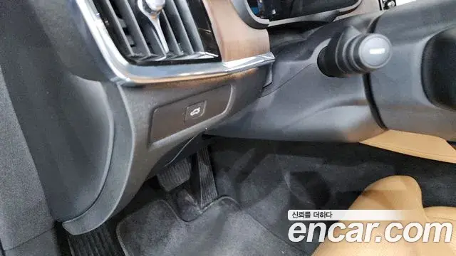Volvo S90 2023 — ფოტო 40/41