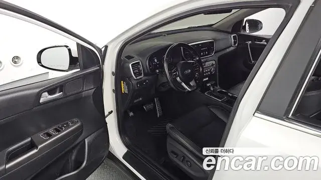 Kia Sportage The Bold 2018 — ფოტო 15/32