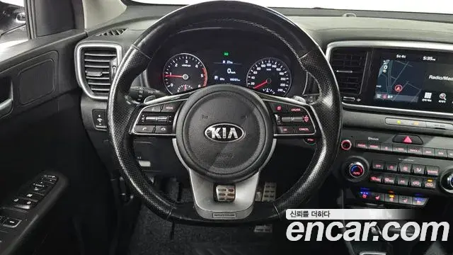 Kia Sportage The Bold 2018 — ფოტო 7/32