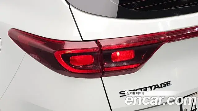 Kia Sportage The Bold 2018 — ფოტო 30/32